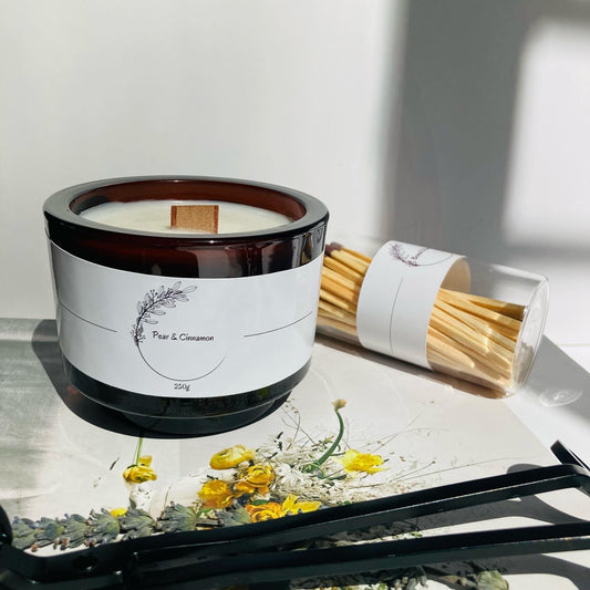 Small Pear & Cinnamon Scented Candle